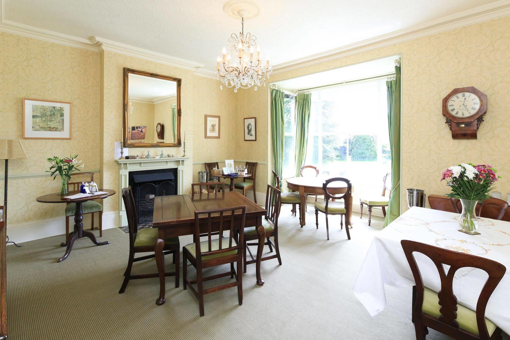 The Old Vicarage Dolfor 5* Newtown (Powys)